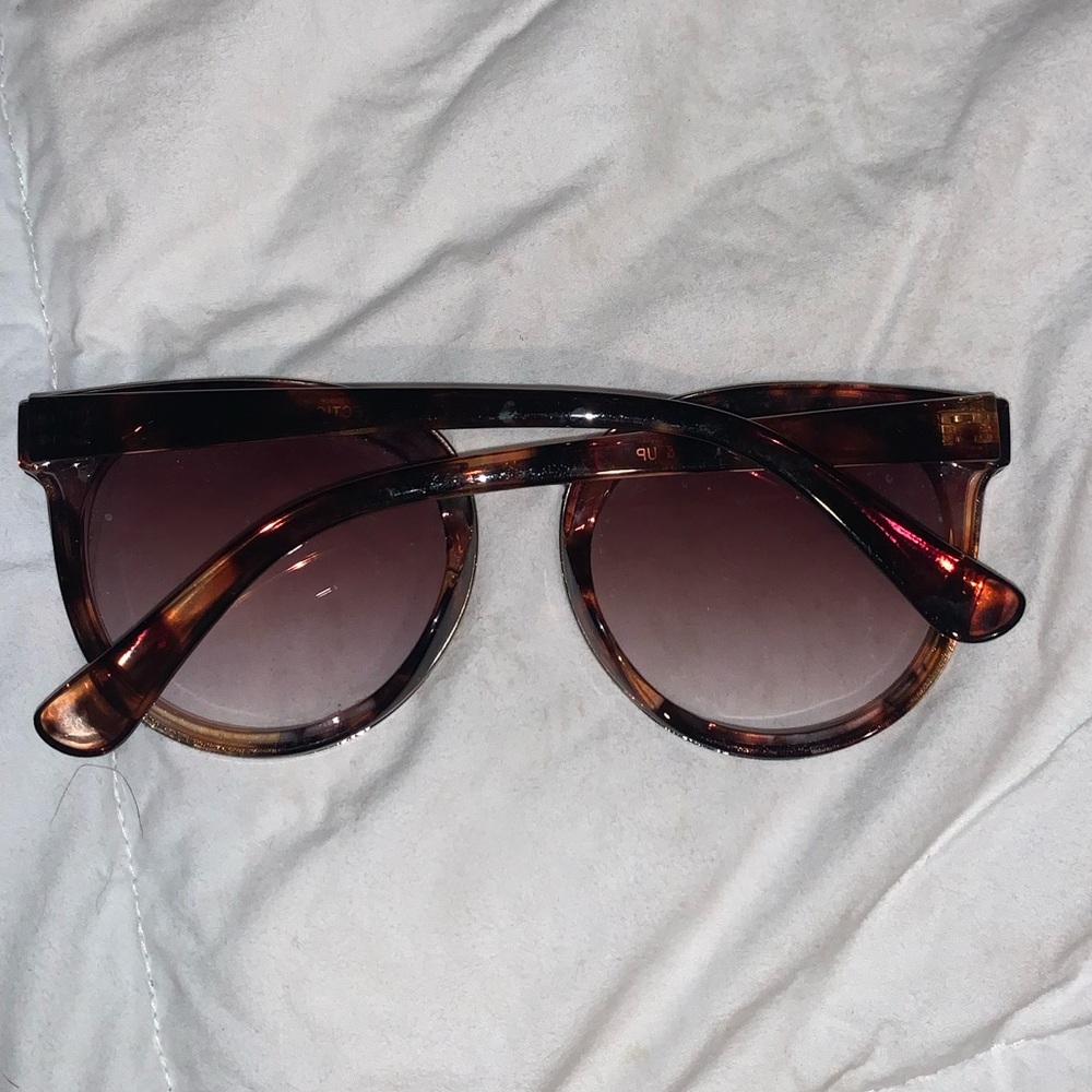 𝙵𝚛𝚊𝚗𝚌𝚎𝚜𝚌𝚊’𝚜 𝚂𝚞𝚗𝚐𝚕𝚊𝚜𝚜𝚎𝚜☀︎︎ - Picture 4 of 4